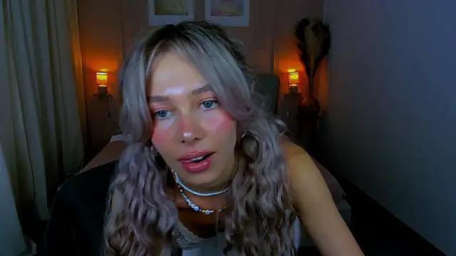LuluAlis online show from July 25, 6:03 pm