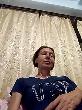 Snapshot of Tania9876 chatting on August 4, 8:35 pm Tania9876 online show from August 4, 8:35 pm