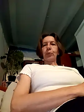 Tania9876 online show from May 1, 6:35 pm