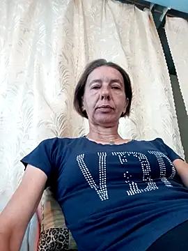 Snapshot of Tania9876 chatting on July 5, 6:42 am Tania9876 online show from July 5, 6:42 am