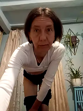 Tania9876 online show from June 1, 7:13 pm