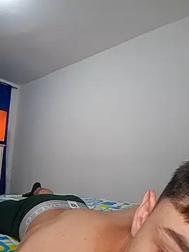 AxelKiran online show from April 17, 11:18 pm