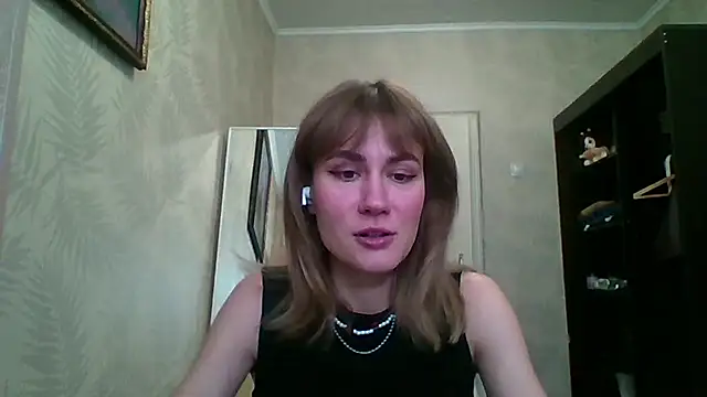 ElenoreHolguin online show from April 23, 7:59 am