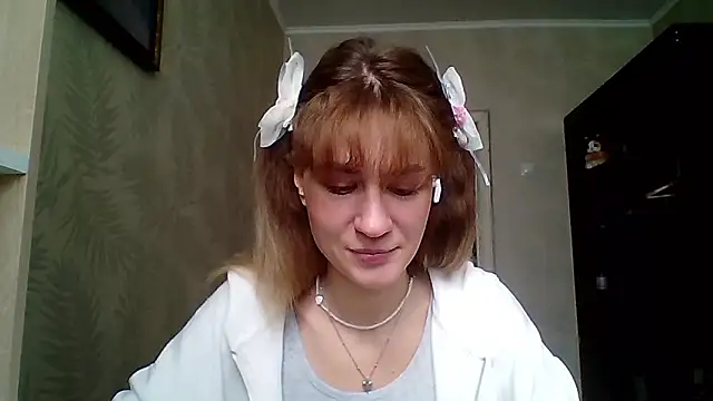 ElenoreHolguin online show from March 10, 9:13 am