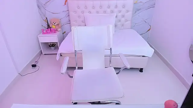 Snapshot of Sofia_echeverri chatting on May 20, 11:51 am Sofia echeverri online show from May 20, 11:51 am