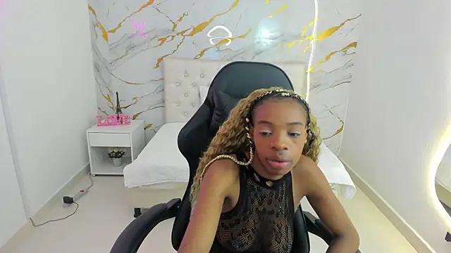 Snapshot of Sofia_echeverri chatting on May 12, 12:11 pm Sofia echeverri online show from May 12, 12:11 pm