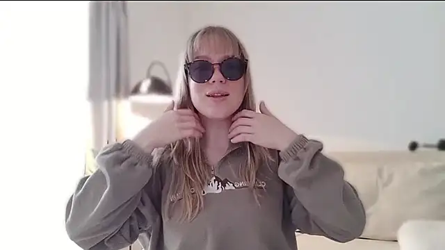 LittleForestELF2 online show from April 10, 8:32 am