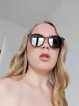 LittleForestELF2 online show from March 28, 9:21 am