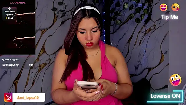 Snapshot of daniela_lopez1 chatting on May 18, 3:06 am daniela lopez1 online show from May 18, 3:06 am