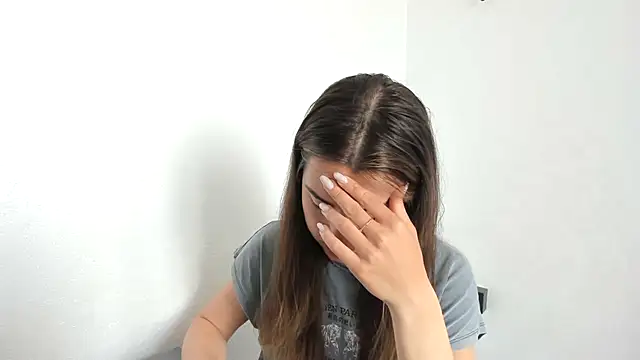 summmmersky1 online show from April 20, 7:22 am