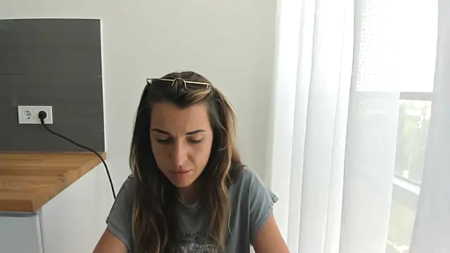 summmmersky1 online show from July 12, 11:33 am