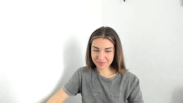 summmmersky1 online show from March 22, 9:22 am