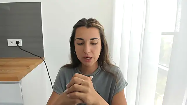 summmmersky1 online show from July 7, 10:52 am