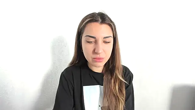 summmmersky1 online show from March 11, 8:08 am