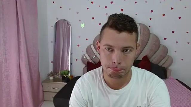 sven fox723 online show from May 15, 1:09 pm
