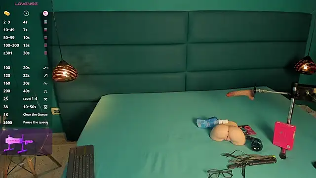 willturneer online show from April 15, 4:29 am