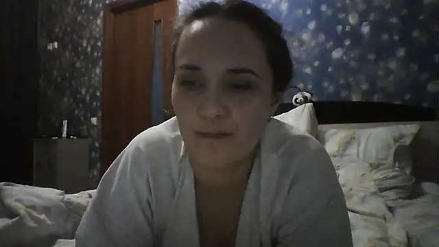 Alisa07qw online show from April 13, 2:21 pm