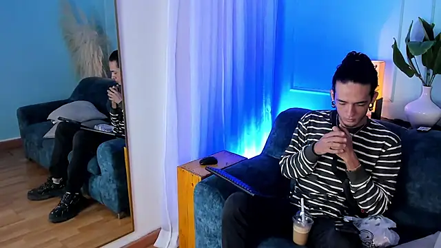 Skinny Mac online show from April 4, 12:23 pm