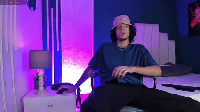 Skinny Mac online show from May 1, 1:27 pm