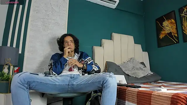 Snapshot of Skinny_Mac chatting on May 22, 1:20 pm Skinny Mac online show from May 22, 1:20 pm