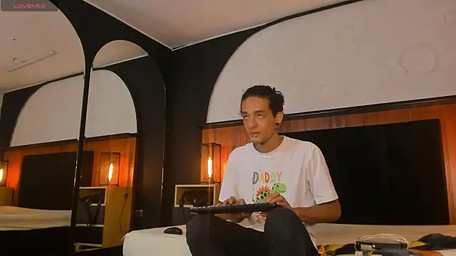 Skinny Mac online show from July 25, 3:18 pm