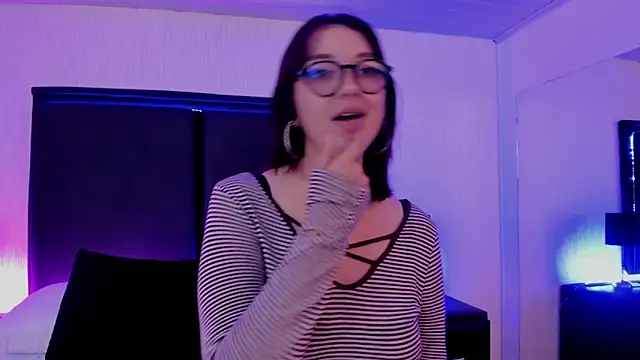 LilithBluum online show from April 14, 6:57 pm