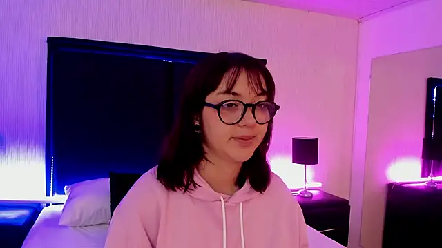 LilithBluum online show from April 18, 11:23 am