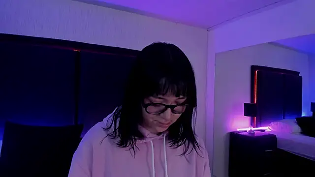 LilithBluum online show from May 30, 1:28 pm