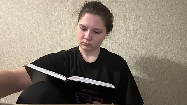 Emmiebutwihu online show from March 26, 9:07 am