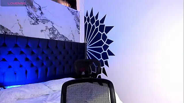 NicoKinggs  online show from April 20, 1:24 pm