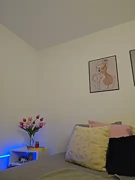 Snapshot of Victoria_Evanss chatting on March 13, 9:42 pm Victoria Evanss online show from March 13, 9:42 pm