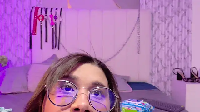 Snapshot of LorenaDuval chatting on May 5, 6:44 pm LorenaDuval online show from May 5, 6:44 pm