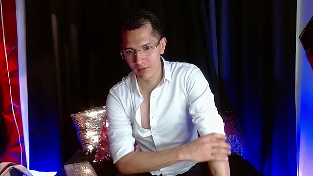 MilanDavid1 online show from April 18, 5:26 pm