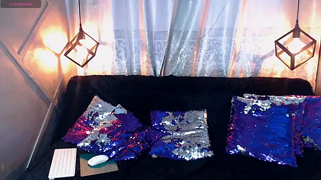 MilanDavid1 online show from March 13, 5:40 pm