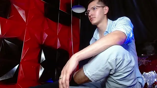 MilanDavid1 online show from April 16, 9:39 pm