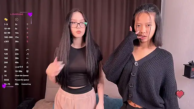 MadnessQueen online show from April 14, 8:36 pm