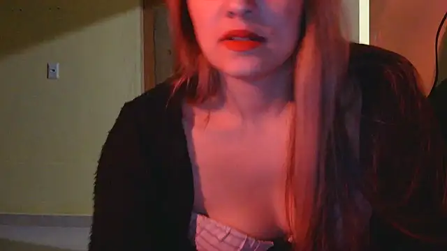 Snapshot of candydesiree chatting on May 27, 1:57 am candydesiree online show from May 27, 1:57 am