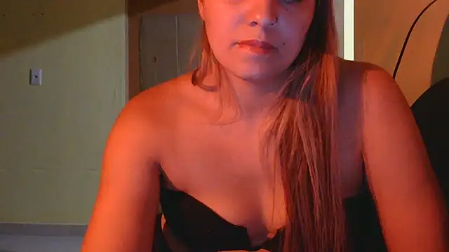 Snapshot of candydesiree chatting on April 30, 8:57 pm candydesiree online show from April 30, 8:57 pm