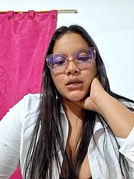 monicarokaforte online show from March 17, 2:47 am