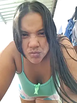monicarokaforte online show from March 28, 4:02 am