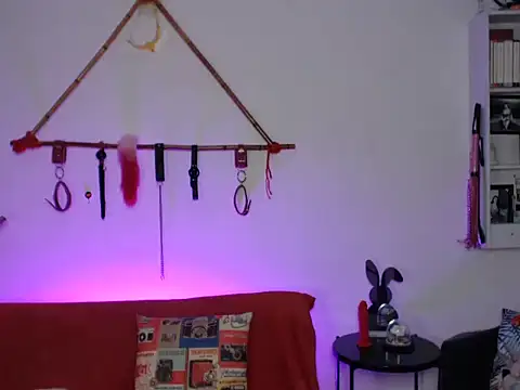 RedWidowCol online show from March 11, 6:35 pm