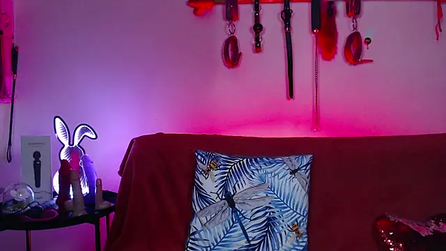 RedWidowCol online show from April 8, 10:00 pm