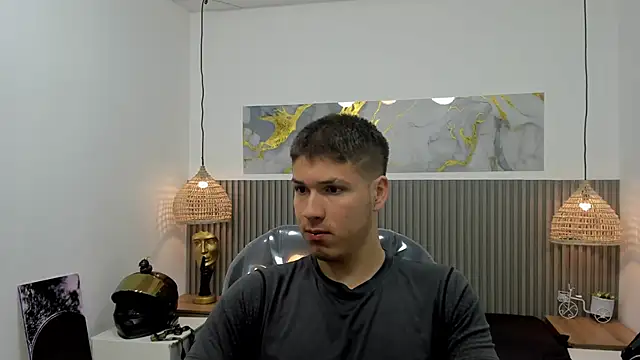 AlessandroFranco online show from April 18, 1:02 pm