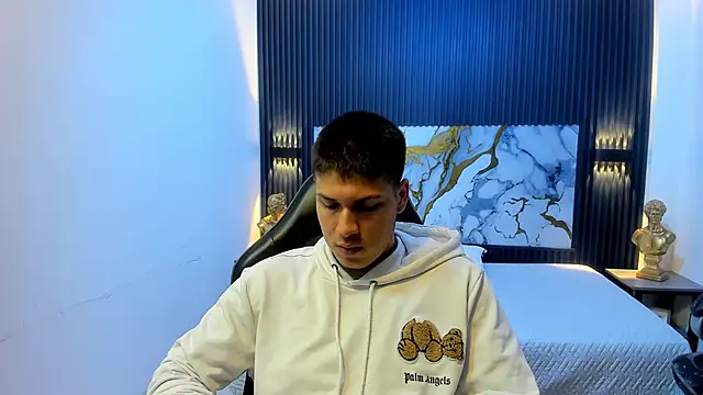AlessandroFranco online show from May 28, 1:28 pm