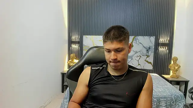 AlessandroFranco online show from May 21, 12:57 pm