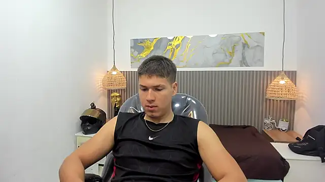 AlessandroFranco online show from May 12, 1:28 pm