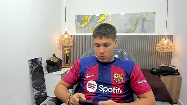 AlessandroFranco online show from May 13, 2:46 pm