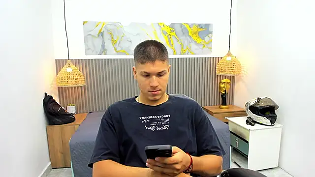 AlessandroFranco online show from June 12, 1:42 pm