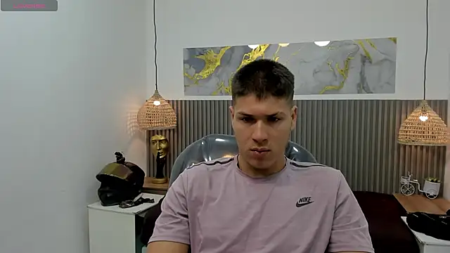 AlessandroFranco online show from April 22, 1:07 pm