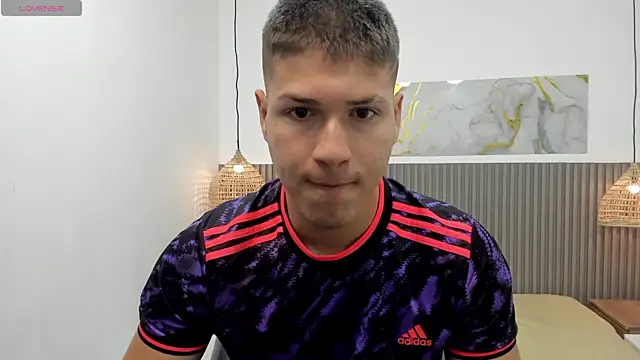 AlessandroFranco online show from April 13, 1:15 pm